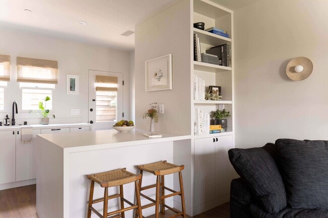 Photo - Beach Street 1 Bedroom Apartments Unit C