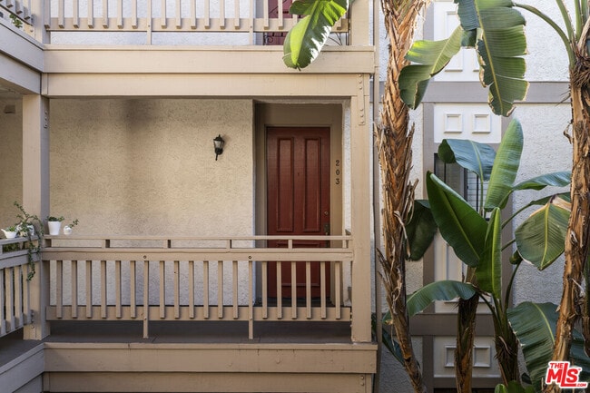 Photo - 3480 Barham Blvd Unit 203