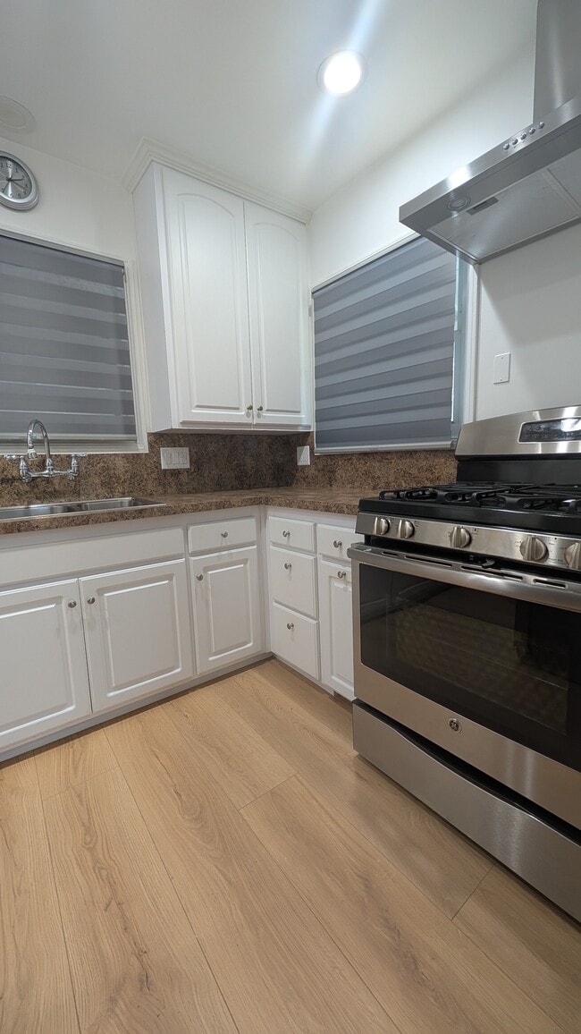 Photo - 3232 Brookhill St