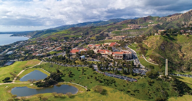 Minutes to Pepperdine... - 25648 Timpangos Dr