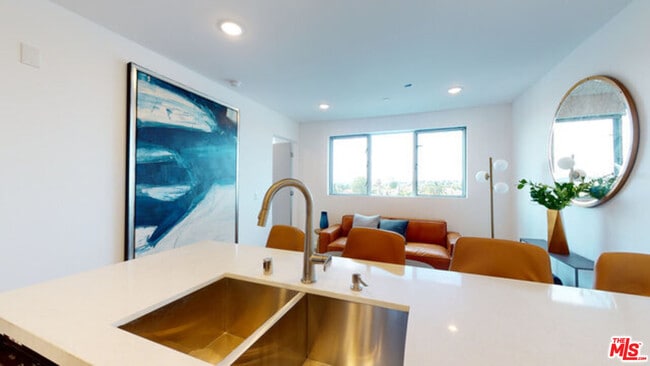 Photo - 1143 Glenville Dr Unit 502