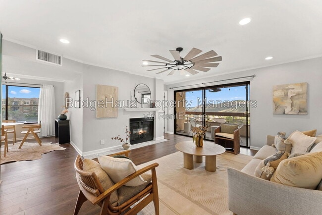 Building Photo - 7225 Navajo Rd Unit 237
