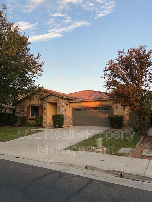 Photo - 30364 Skipstone Way