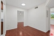 Photo - 15939 Victory Blvd Condo Unit 104