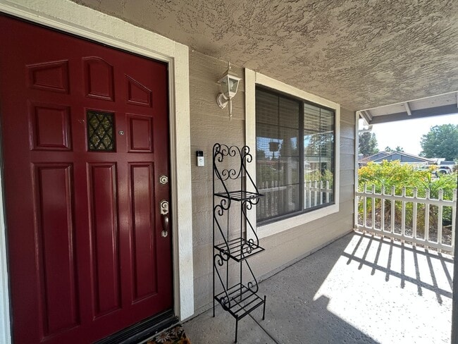 Photo - 1606 Maple Ave