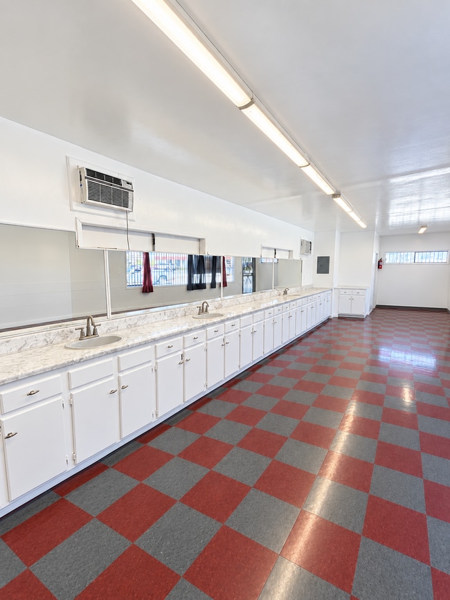 Photo - 13501 Paramount Blvd Unit Barber Shop