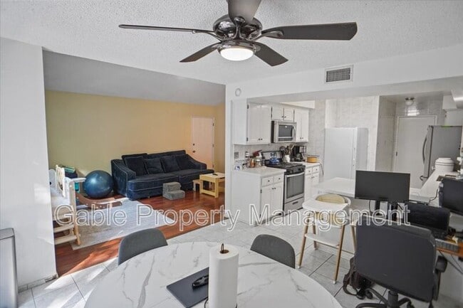 Photo - 25249 Ave Dorena