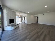 Photo - Spacious Newly Remodeled Townhome in Bonsa...