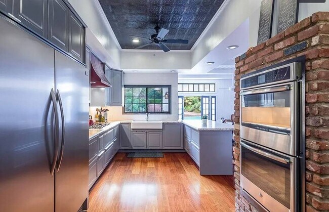 Photo - 10429 Wheatland Ave