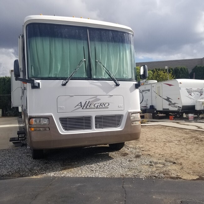 Photo - 218 W Carson St