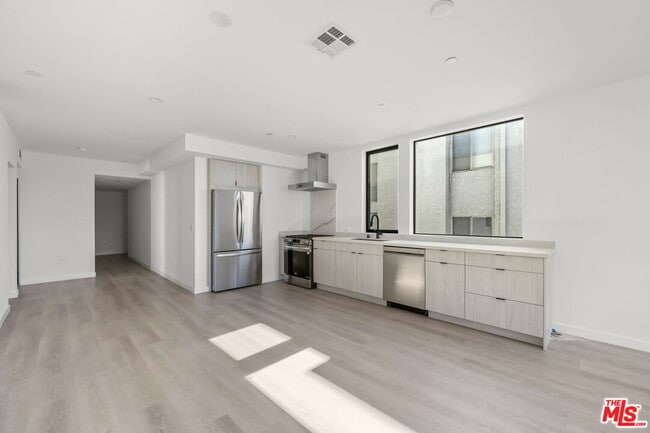 Photo - 3755 S Canfield Ave Unit 302