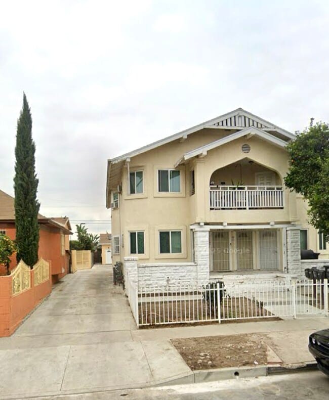 Building Photo - 4433 3/4 Towne Ave