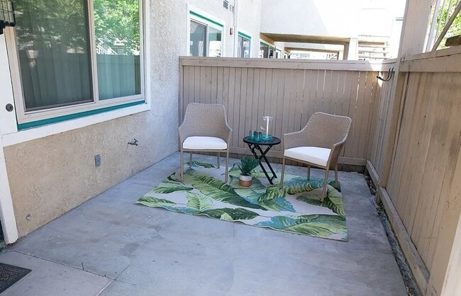Photo - 638 Bridgeport Cir Unit 638 Bridgeport