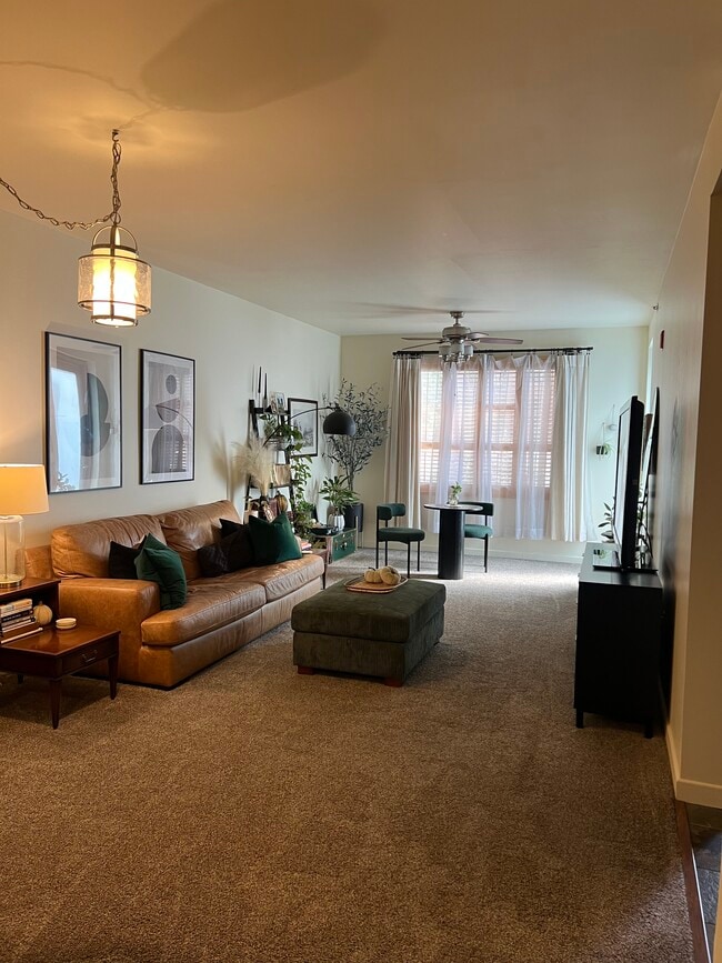 Building Photo - 1150 J St Unit 106