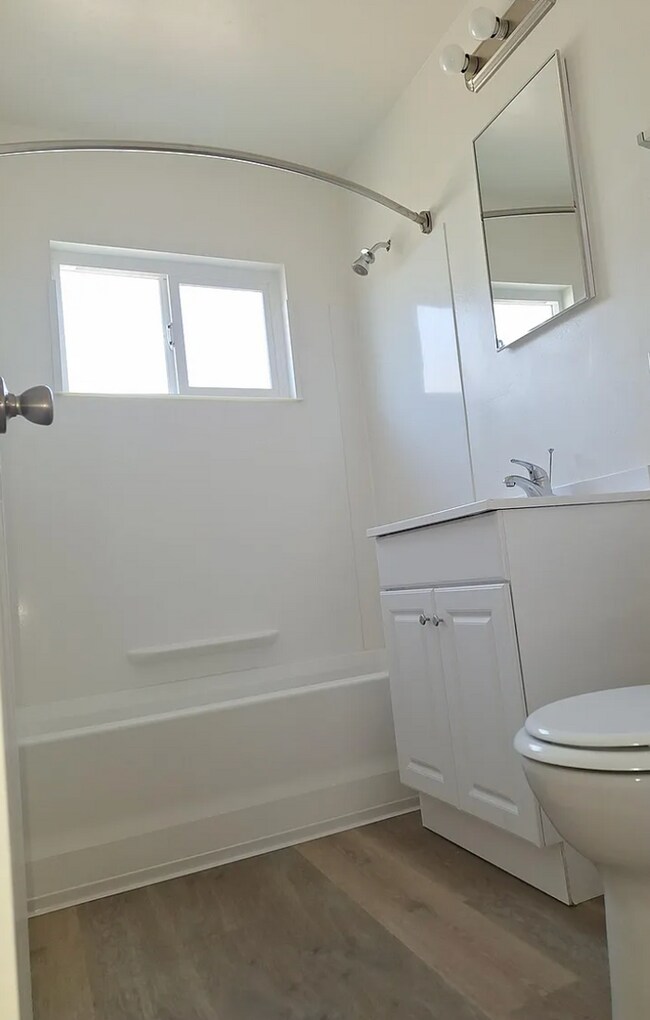 Photo - 4942 Clairemont Dr