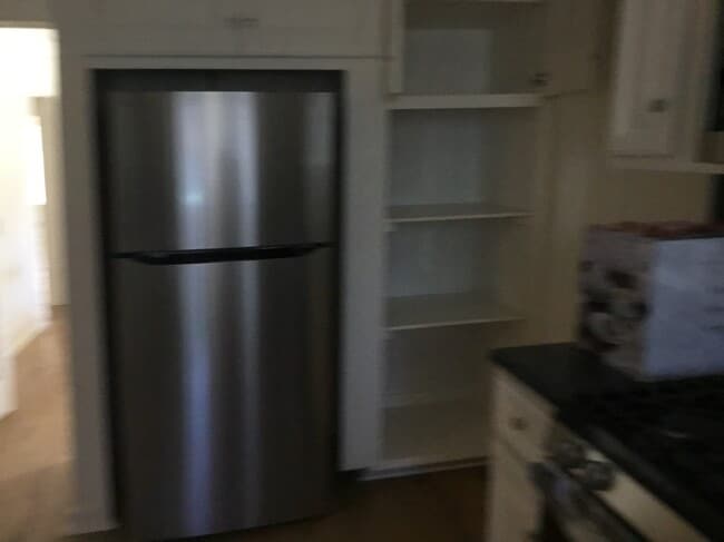 Building Photo - 665 Loma Ave