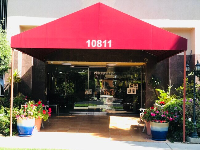 Facade - 10811 Ashton Ave Unit #314