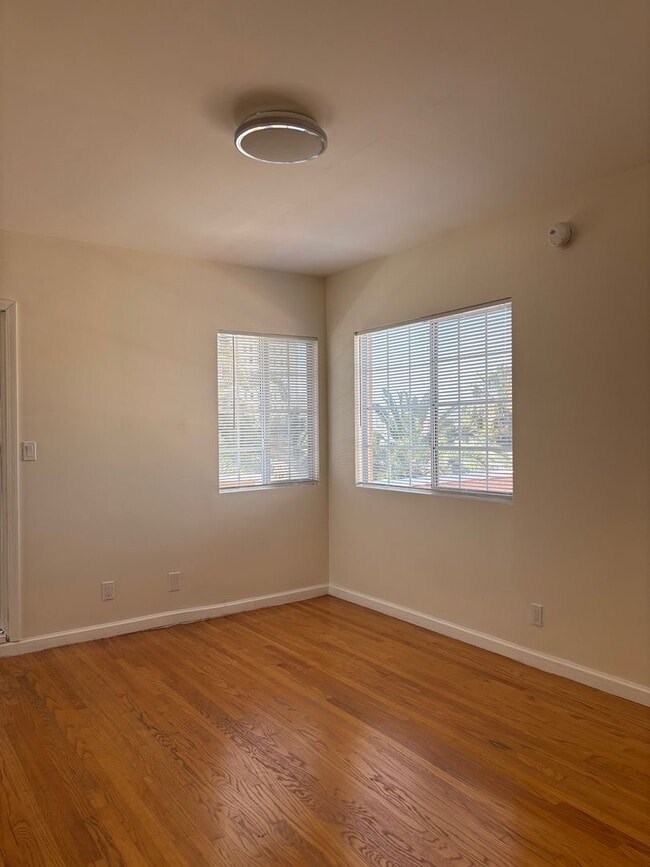 Photo - 221 N Commonwealth Ave