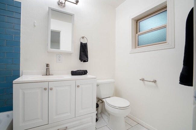 Photo - 6203 Thorn St