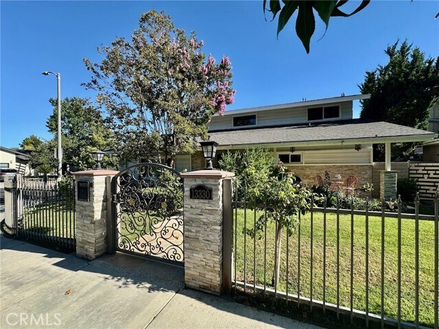 Building Photo - 13330 Killion St Rental