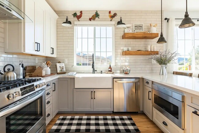 Photo - 408 Riverview Dr