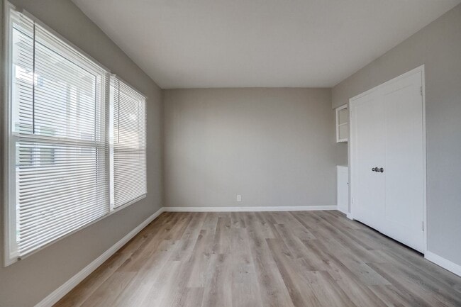 Photo - Upgraded Studio in Belmont Shore Available Now!! Unit 7