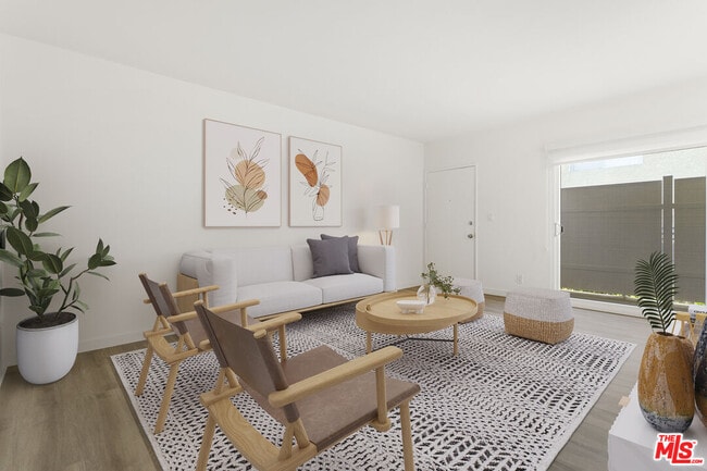 Photo - 1433 Brockton Ave Unit 7