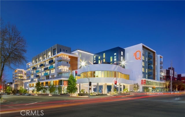 Building Photo - 6200 Variel Ave Unit PH733