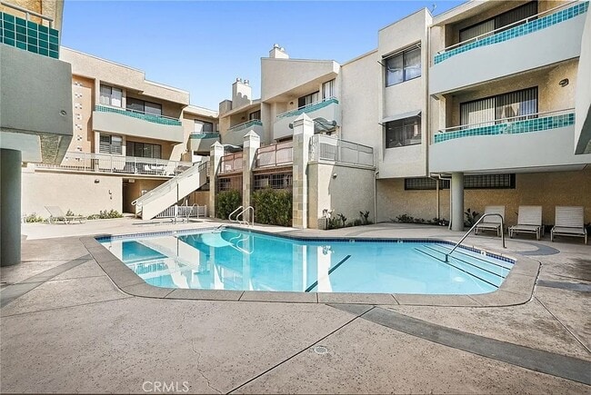 Photo - 19009 Sherman Way