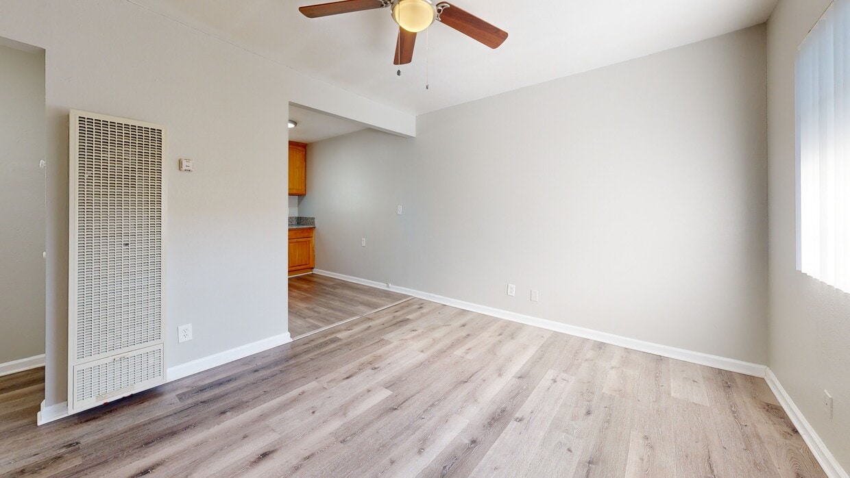 3D Tour - 2232-2234 Santa Fe Ave.