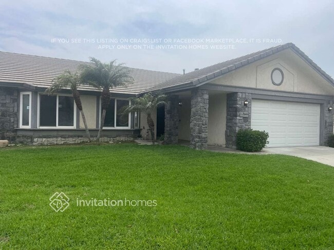 Building Photo - 895 W 59th St