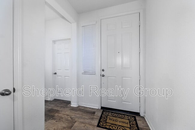 Photo - 28468 Sunflower St