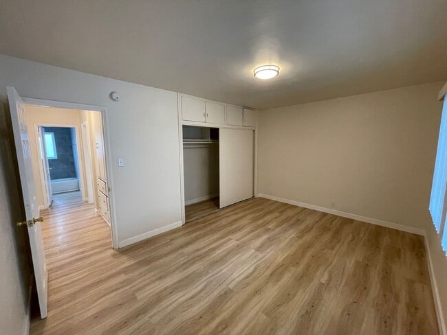 Photo - 15550 Vanowen St Unit 5