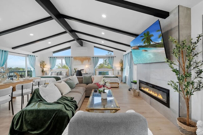 Building Photo - 5048 Bluff Pl Unit ID1465014P