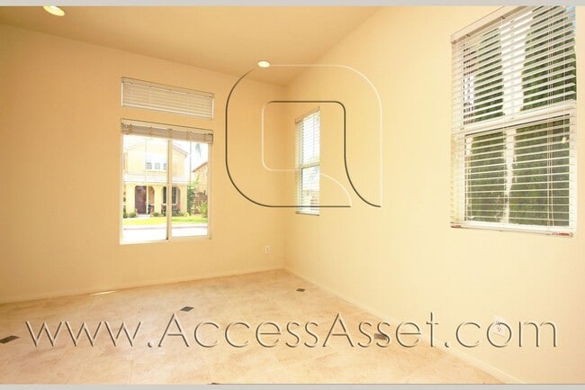 Photo - Beautiful 4 Bedroom Home with Fenced Backyard
