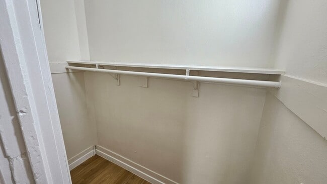 Photo - 743 S Burlington Ave Unit 4