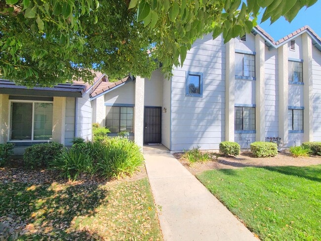 Building Photo - 10844 Pepper Way