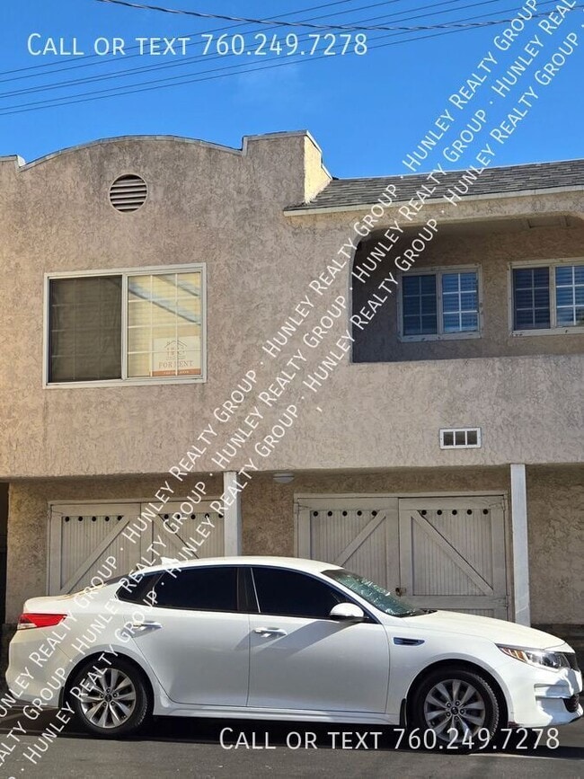 Building Photo - 2856 1/2 E Florance Ave.-