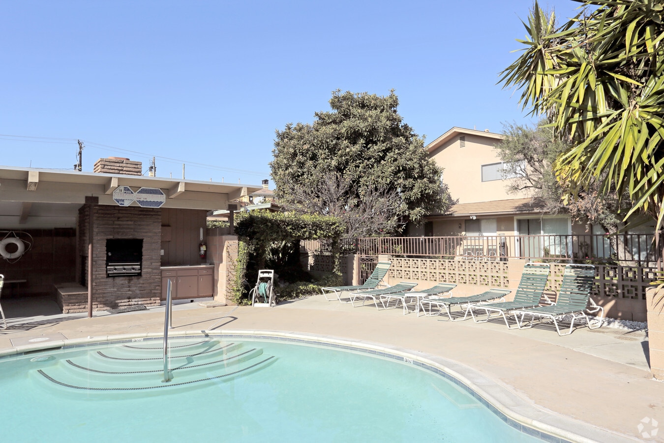 Photo - Char-Belle Apartments