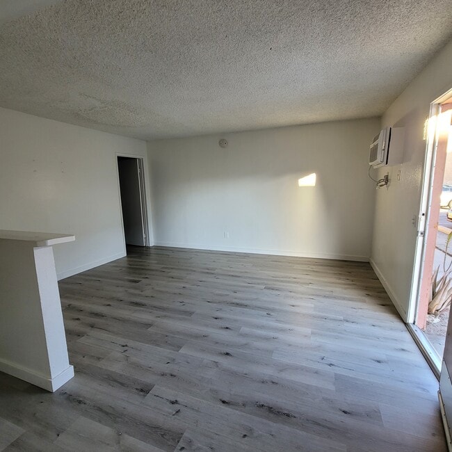 Photo - 6715 Woodley Ave Unit 27