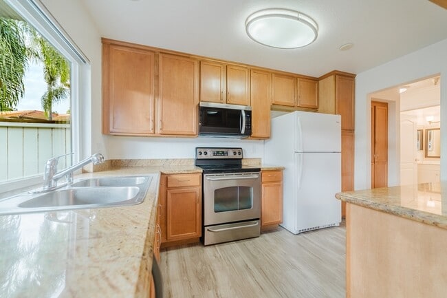 Building Photo - 615 Fredricks Ave Unit #159