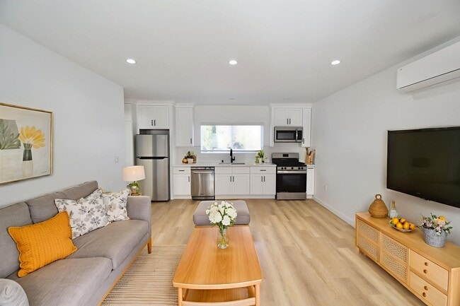 Photo - 11645 Moorpark St Unit 11649