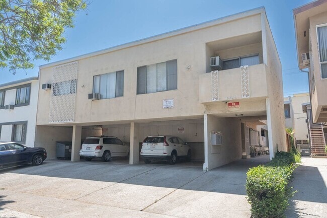 Building Photo - 607 Flores St Unit 607-04 Rental