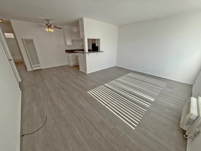 Photo - 3365 Keystone Av Unit 3