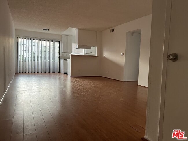 Building Photo - 710 Crenshaw Blvd Unit 108 Rental