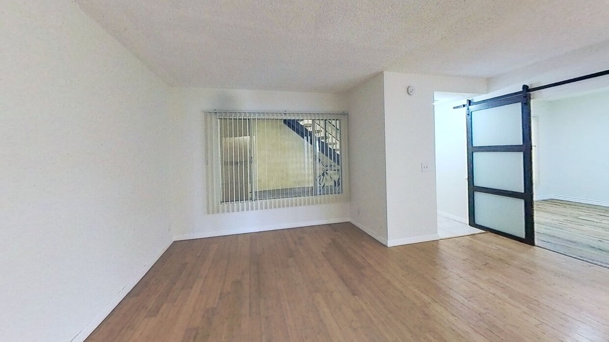 3D Tour - 1033 6th St Unit 107