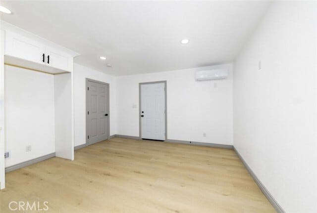 Photo - 10 W Trafford St