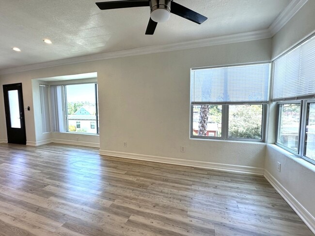 Photo - North Park/Hillcrest- Modern and Spacious 2 Bedroom with 2 Car Garage, Washer/Dryer and AC. Unit 3524