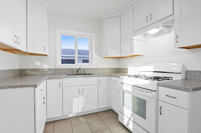 Photo - 3569 Mulford Ave Unit D