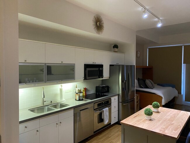 Photo - 350 W Ash St Unit Little Italy View Parking